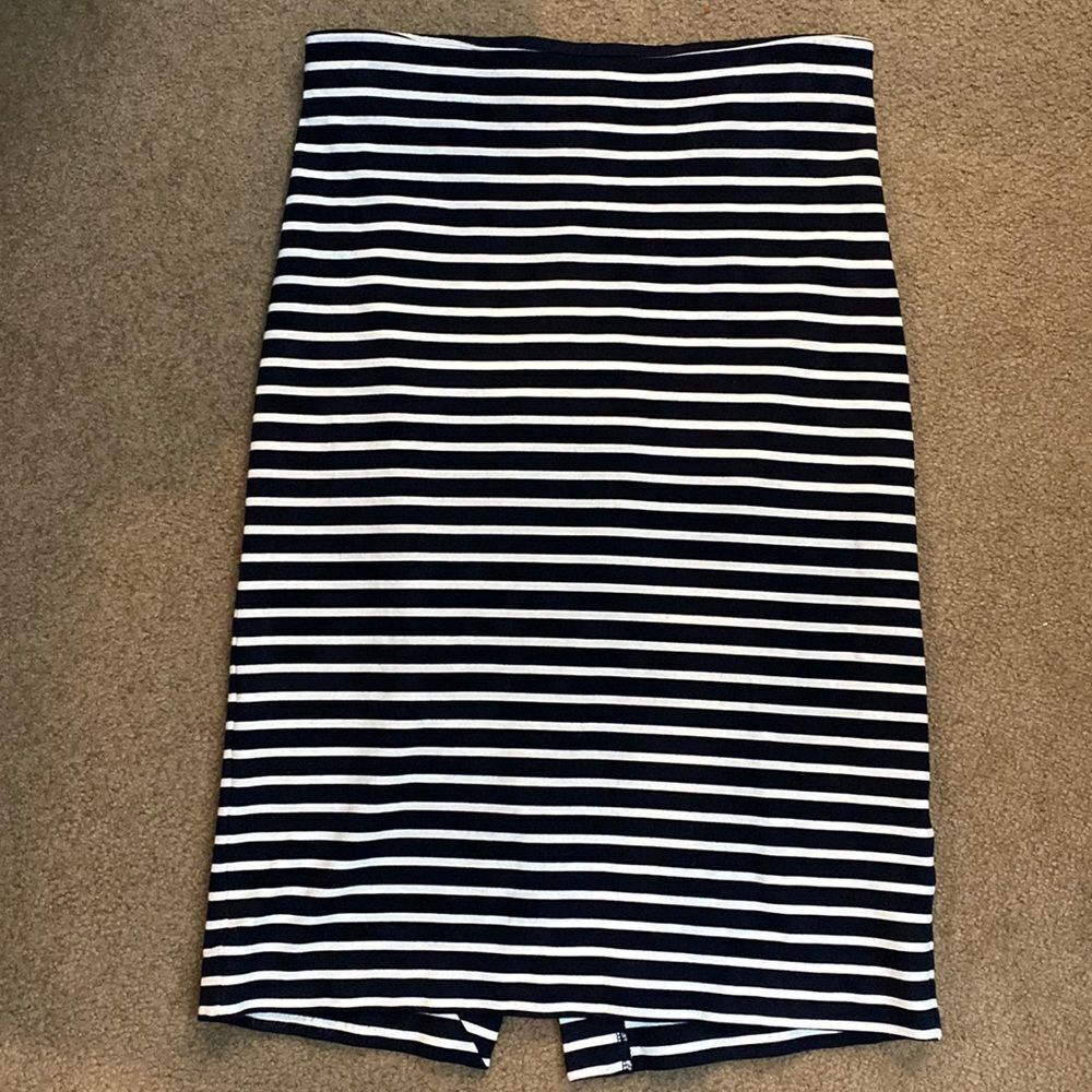 BANANA Republic Navy and white striped knit stretch pencil skirt
